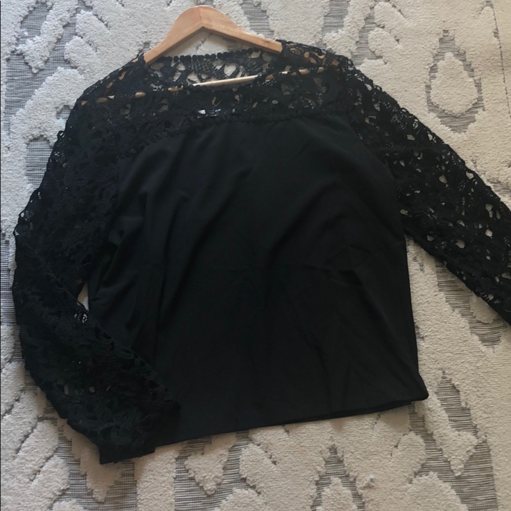 Long sleeve, lace top.